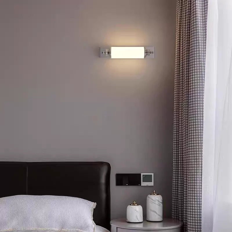 BauhausLinea Modern Wall Lamp