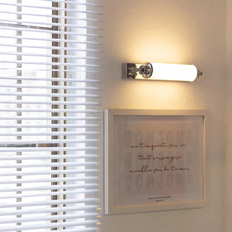 BauhausLinea Modern Wall Lamp