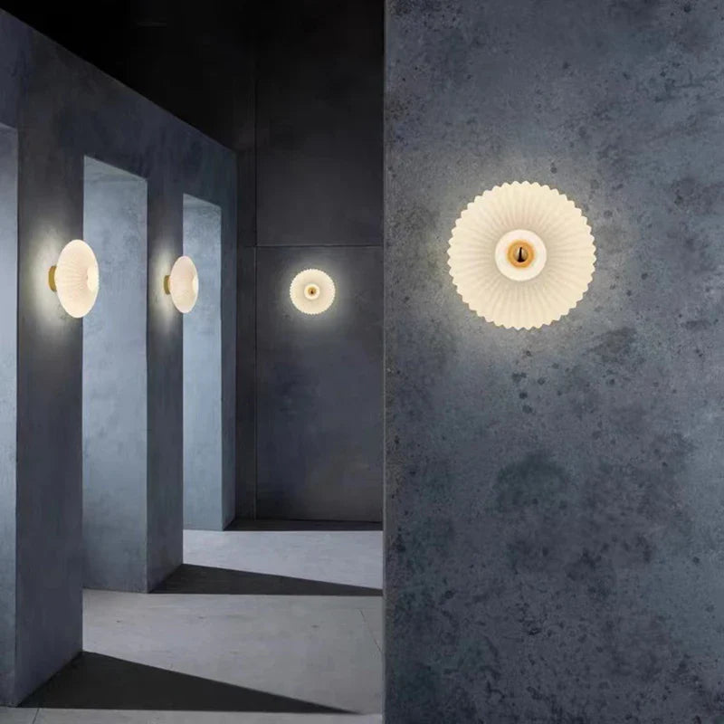 AuraGlas Bauhaus Wall Lamp
